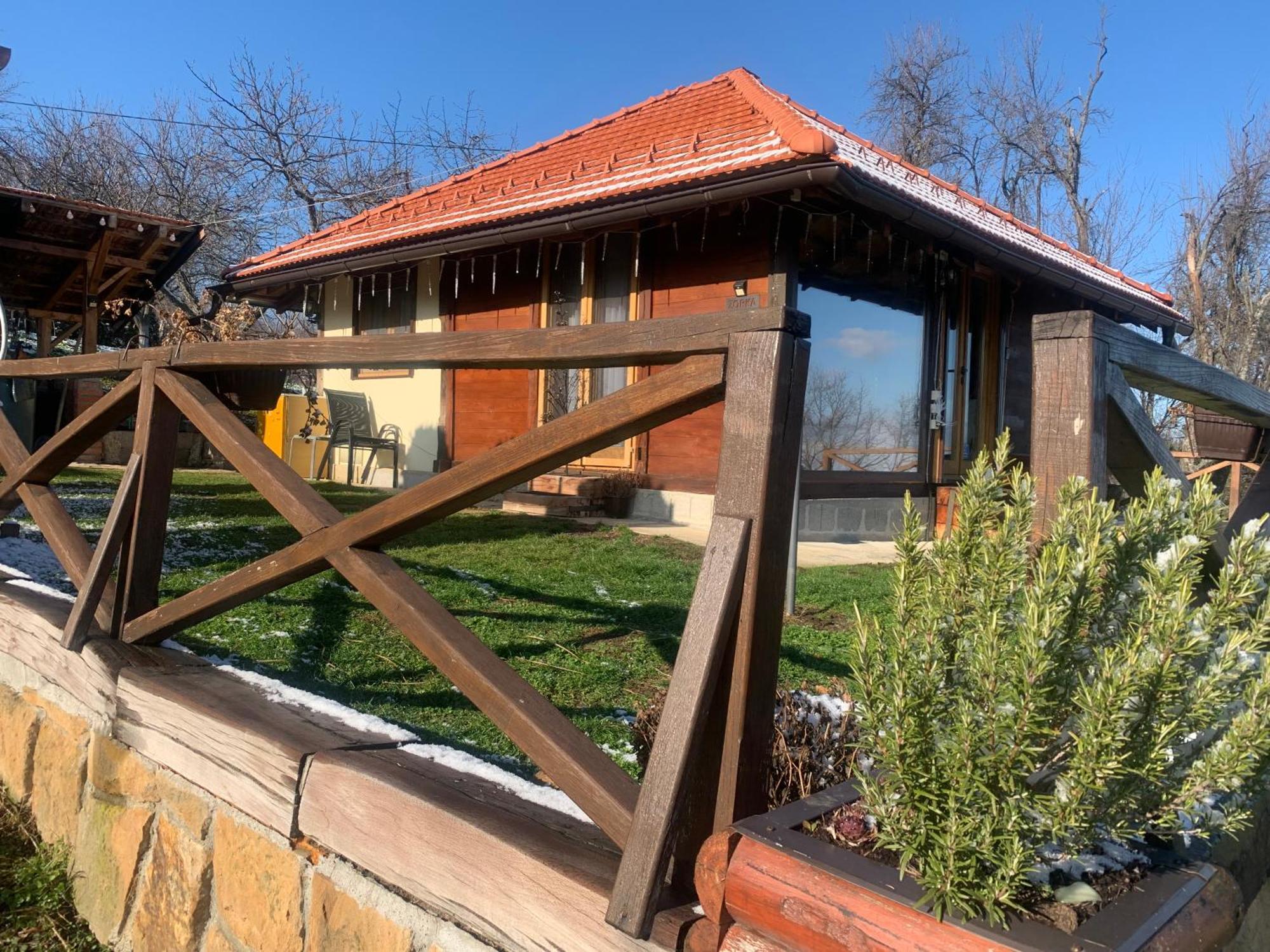 Apartmani Lunija Gornji Milanovac Exterior foto